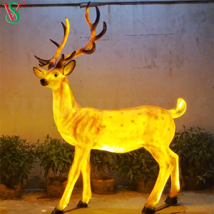 Statua di animale in resina di vetroresina con luci a motivo di scultura di renne di Natale illuminate a led