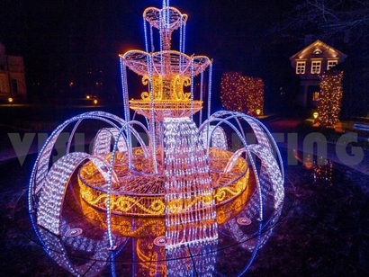 Fontana Illuminata In Giardino