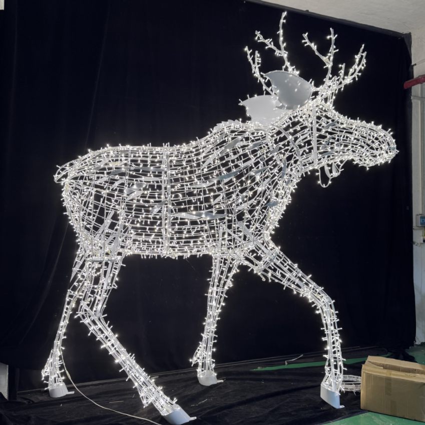 Centro commerciale per le vacanze natalizie decorazioni all'aperto a led motivi per renne