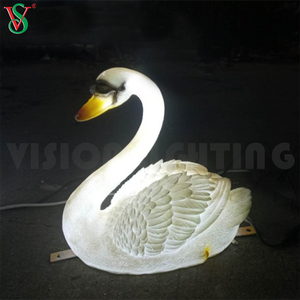 Cigno illuminato a LED con luce per scultura in resina d'oca in fibra di vetro per la decorazione esterna del parco zoologico