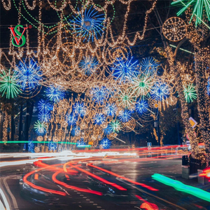 Luci dell'albero dei fuochi d'artificio a LED a colori RGB per la decorazione delle vacanze di Natale all'aperto