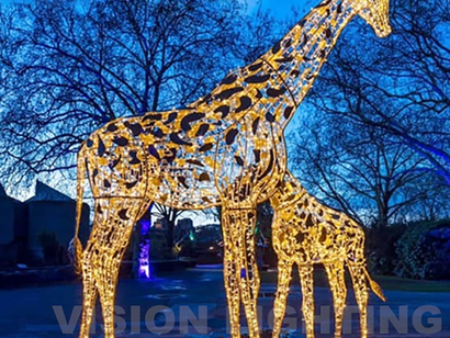 Giraffa Illuminata Nel Parco Divertimenti